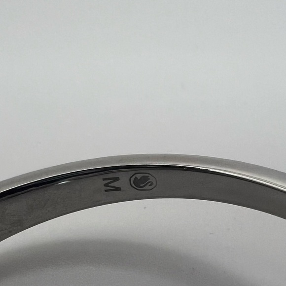 Swarovski Lucent Pink Pear Crystal Magnetic Bangle – NIB – Medium - Picture 8 of 17